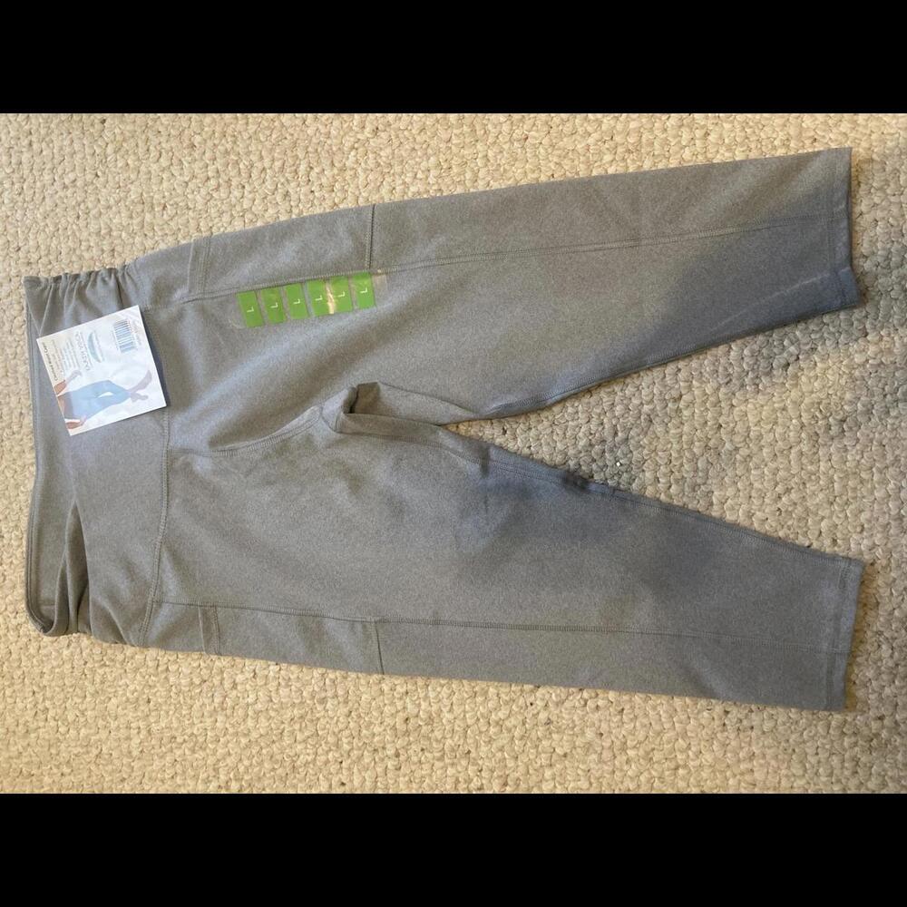 Earth Yoga Women's Stretch Capri Leggings - Gray - Size L